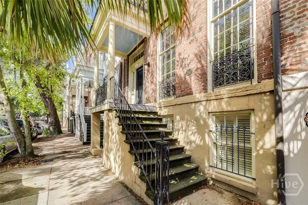 28 E Taylor Street Savannah GA 31401