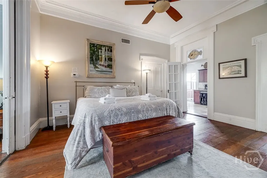 28 E Taylor Street Savannah GA 31401