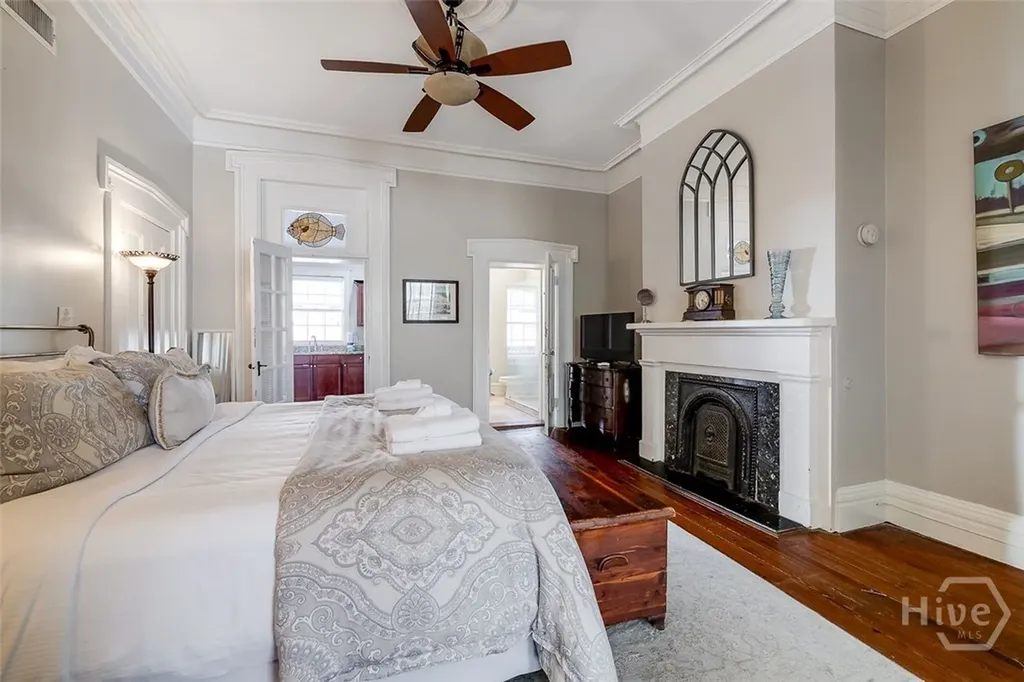 28 E Taylor Street Savannah GA 31401