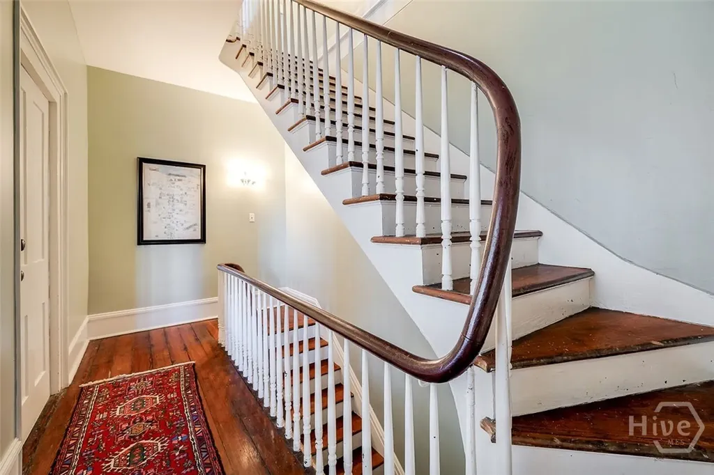 28 E Taylor Street Savannah GA 31401