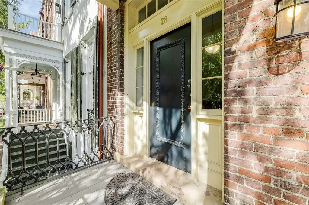 28 E Taylor Street Savannah GA 31401
