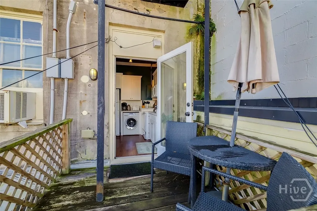 28 E Taylor Street Savannah GA 31401