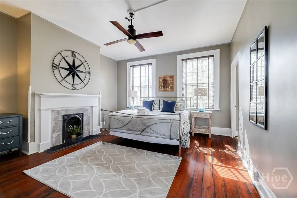 28 E Taylor Street Savannah GA 31401