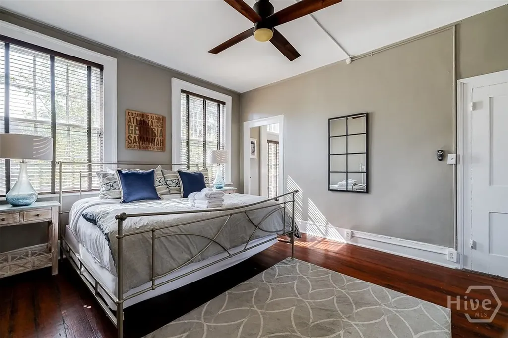 28 E Taylor Street Savannah GA 31401