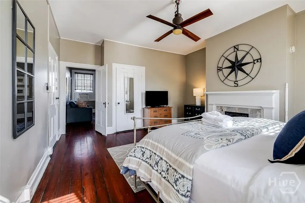 28 E Taylor Street Savannah GA 31401
