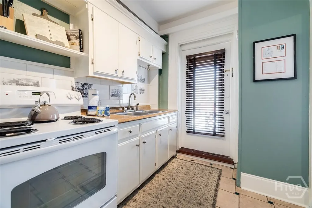 28 E Taylor Street Savannah GA 31401