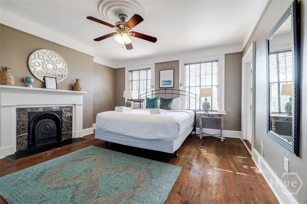 28 E Taylor Street Savannah GA 31401