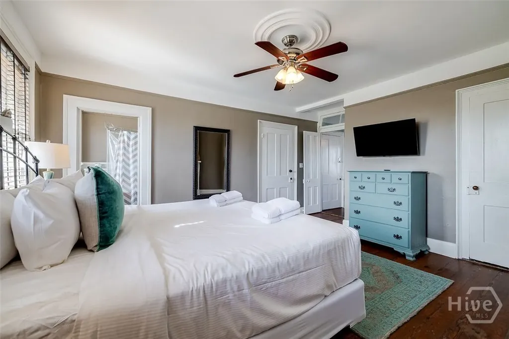 28 E Taylor Street Savannah GA 31401
