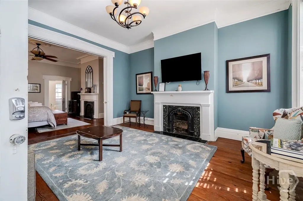28 E Taylor Street Savannah GA 31401