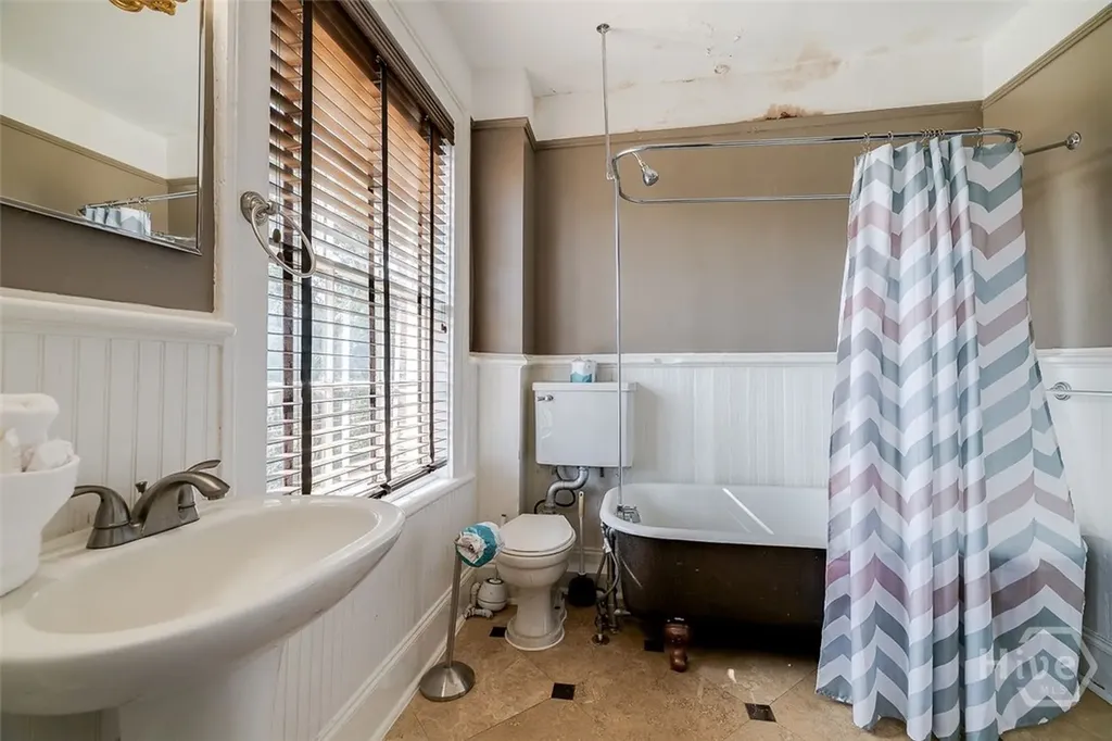 28 E Taylor Street Savannah GA 31401