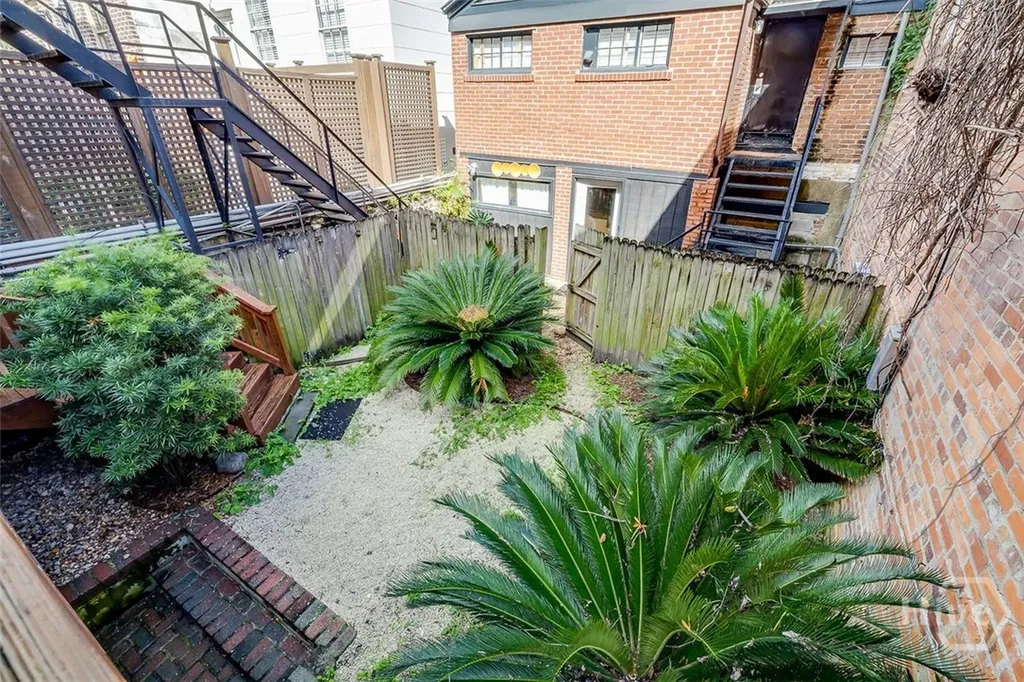 28 E Taylor Street Savannah GA 31401