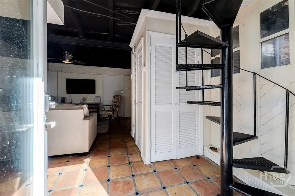 28 E Taylor Street Savannah GA 31401