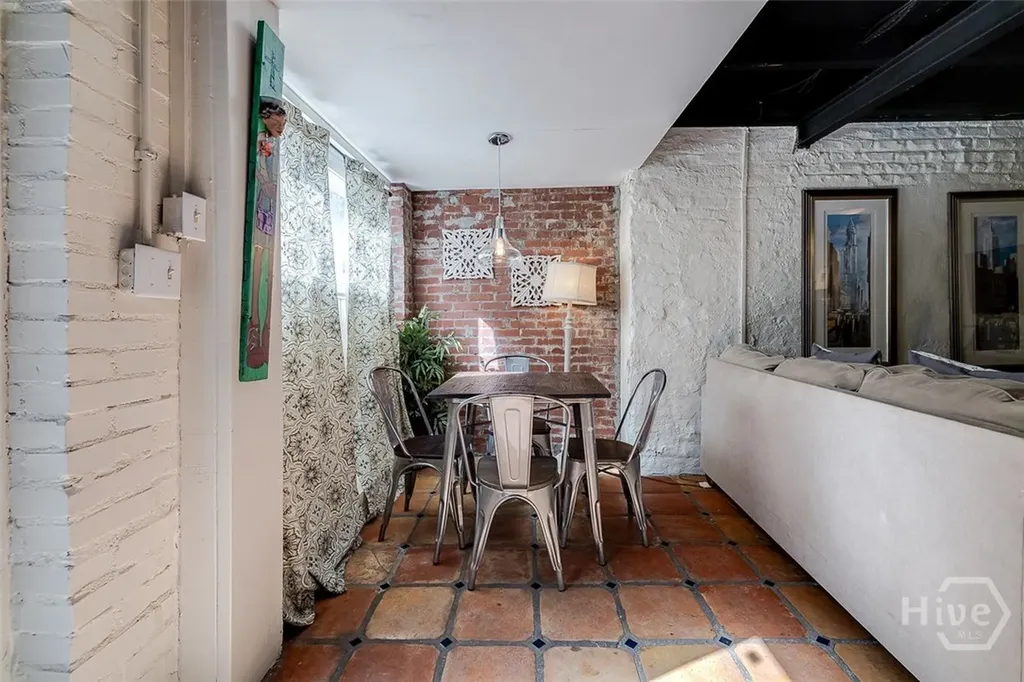 28 E Taylor Street Savannah GA 31401