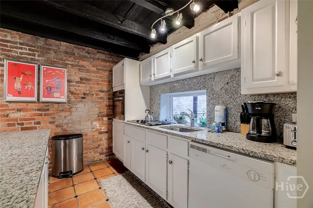 28 E Taylor Street Savannah GA 31401