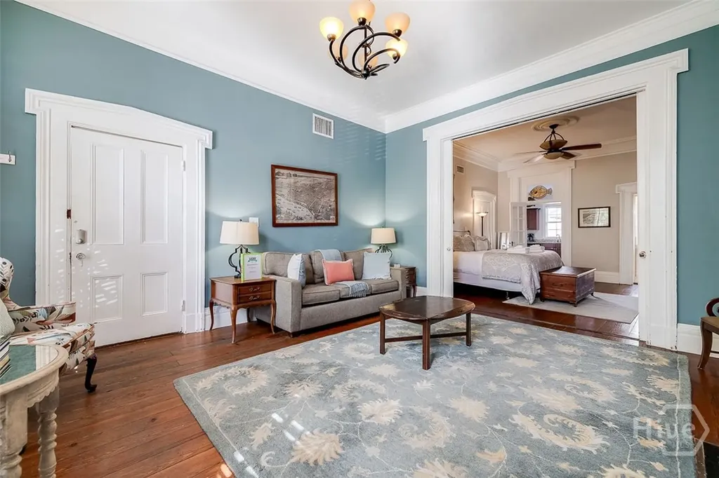 28 E Taylor Street Savannah GA 31401