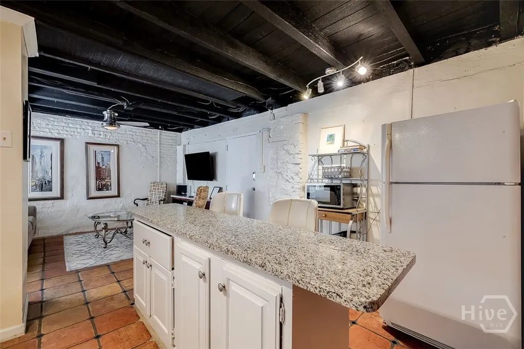 28 E Taylor Street Savannah GA 31401