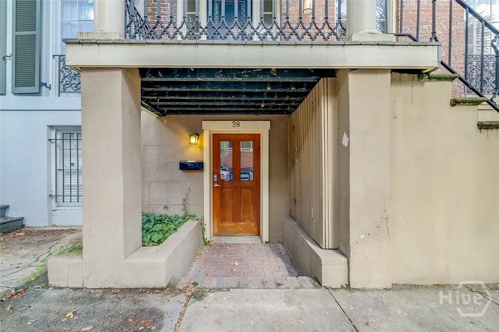 28 E Taylor Street Savannah GA 31401