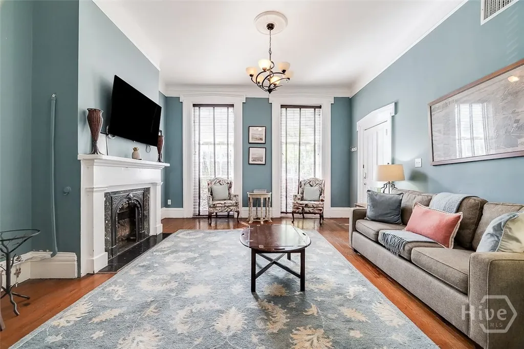 28 E Taylor Street Savannah GA 31401
