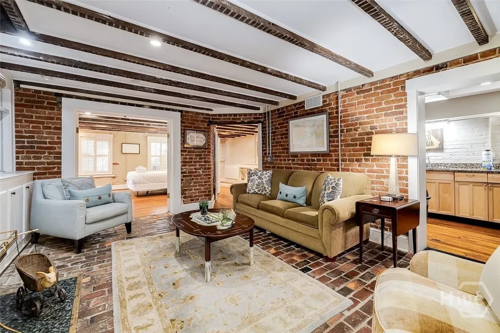 28 E Taylor Street Savannah GA 31401