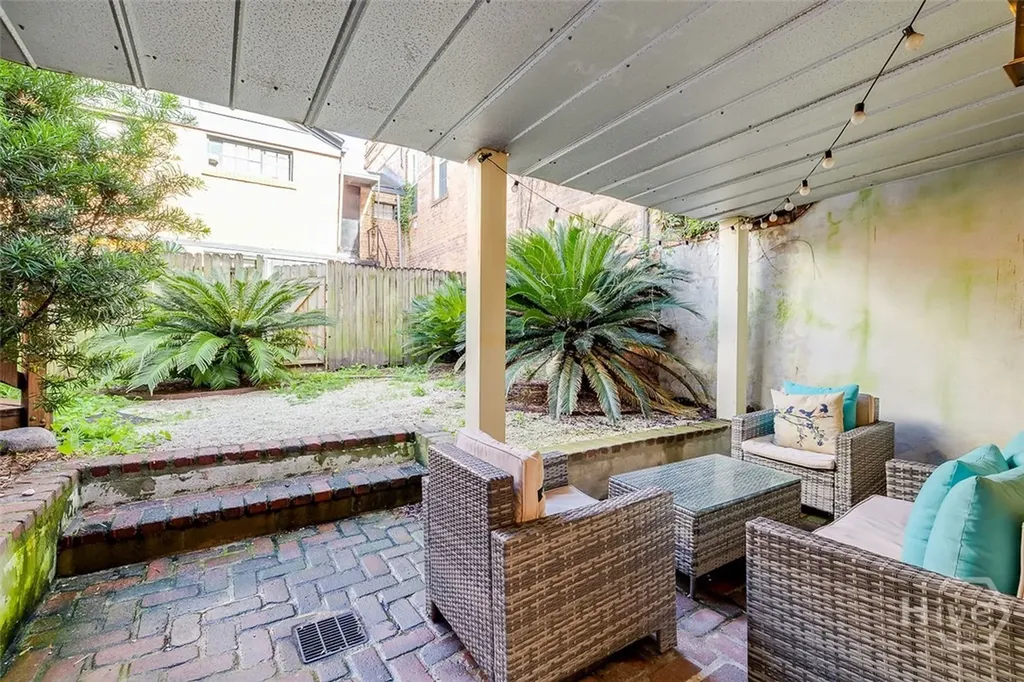 28 E Taylor Street Savannah GA 31401