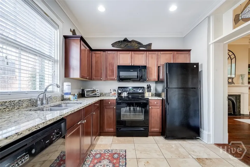 28 E Taylor Street Savannah GA 31401