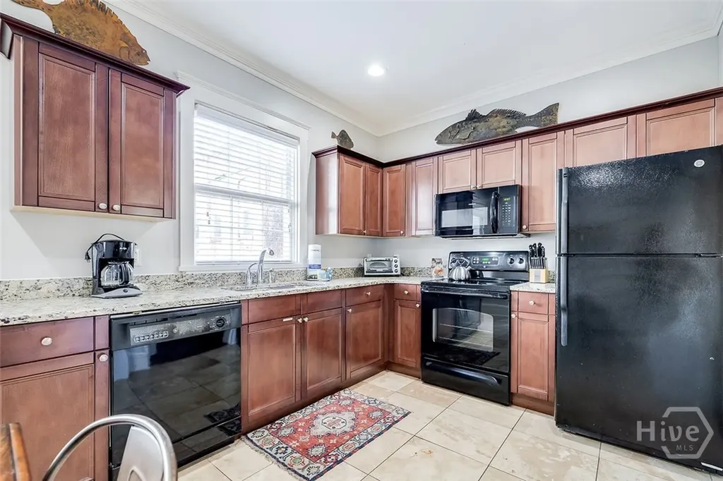28 E Taylor Street Savannah GA 31401