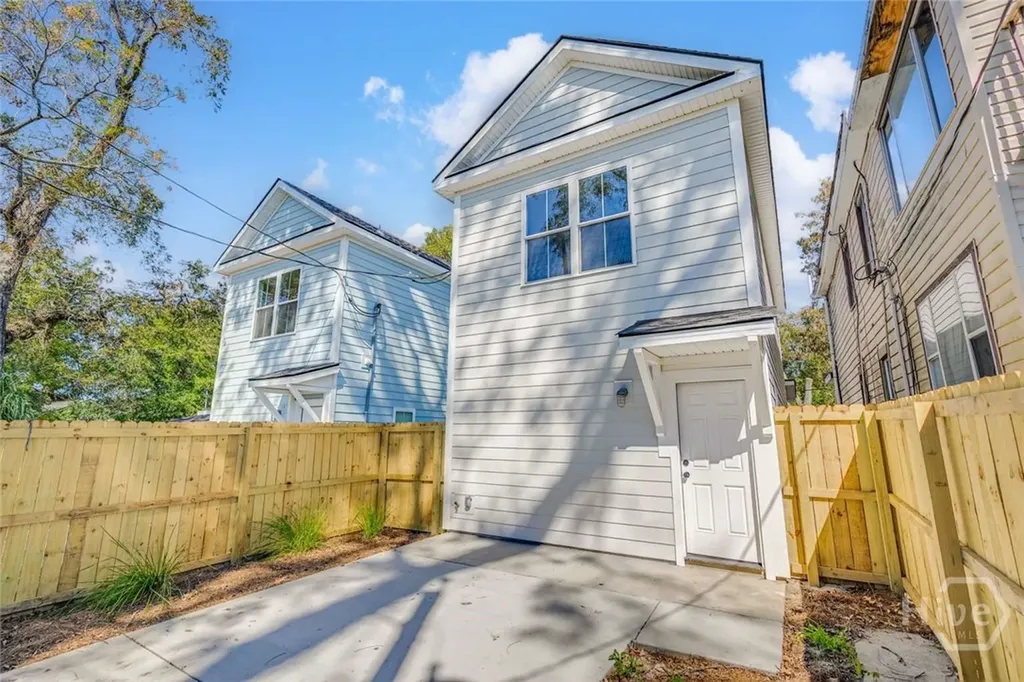 1205 E Bolton Street Savannah GA 31404