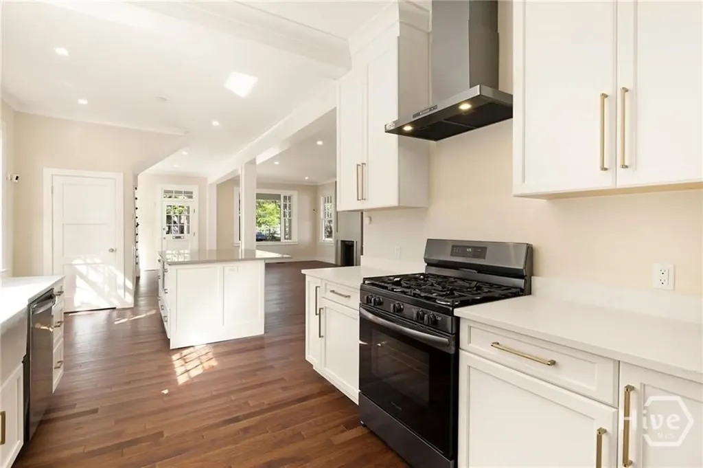 627 W 37th Street Savannah GA 31401