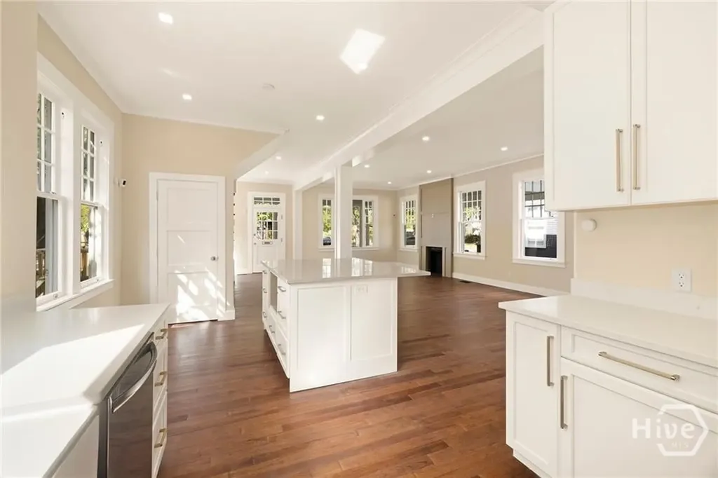 627 W 37th Street Savannah GA 31401