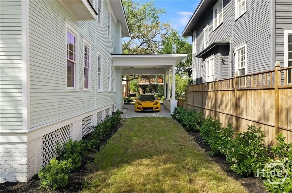 627 W 37th Street Savannah GA 31401