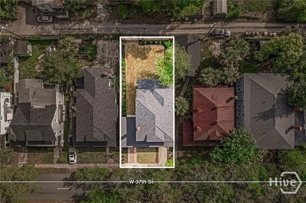 627 W 37th Street Savannah GA 31401