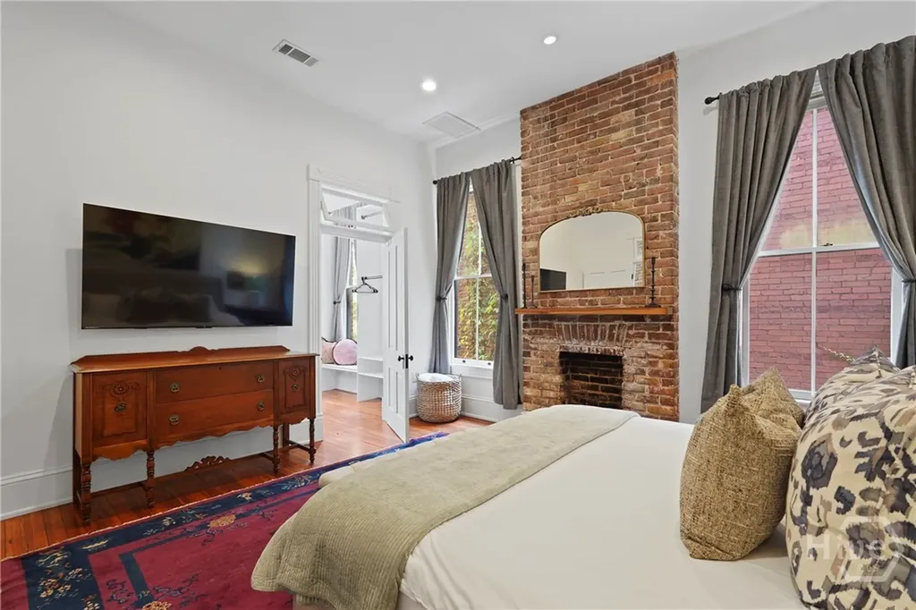 415 Whitaker Street Savannah GA 31401