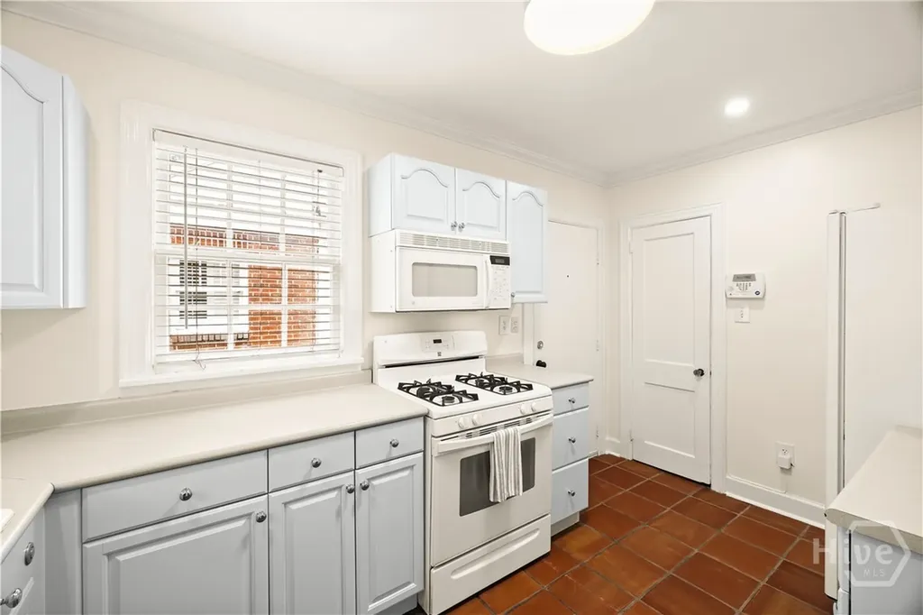 1318 E 51st Street Savannah GA 31404