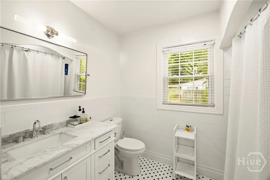 1318 E 51st Street Savannah GA 31404