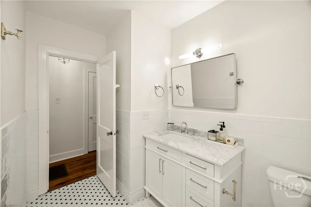 1318 E 51st Street Savannah GA 31404