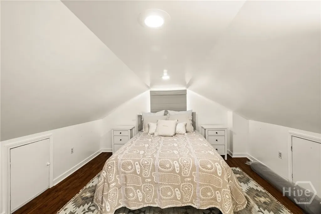 1318 E 51st Street Savannah GA 31404