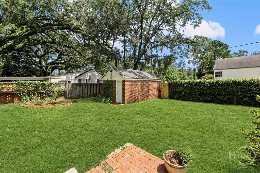 1318 E 51st Street Savannah GA 31404