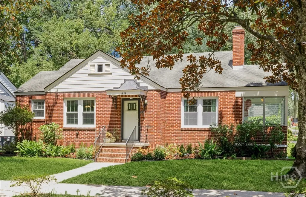 1318 E 51st Street Savannah GA 31404