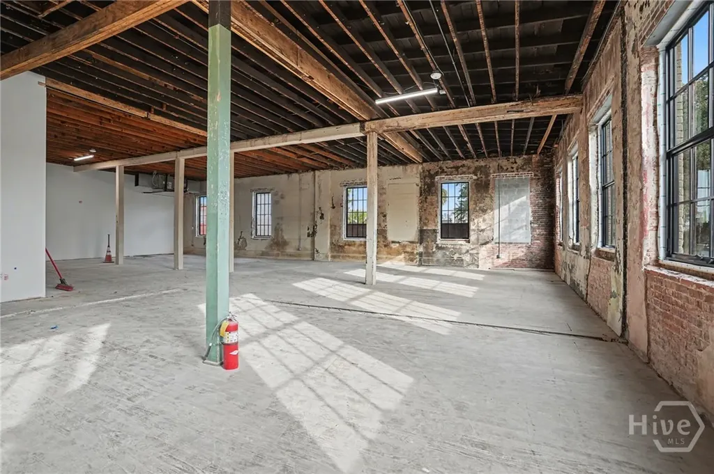 2517 Bull Street Savannah GA 31401