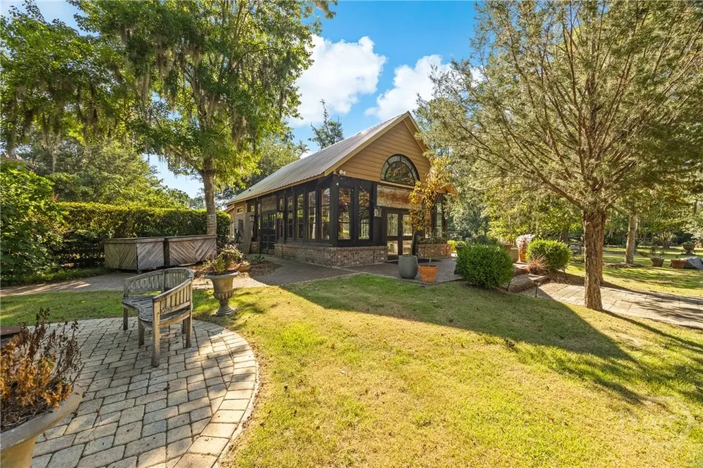 438 Kessler Loop Guyton GA 31312