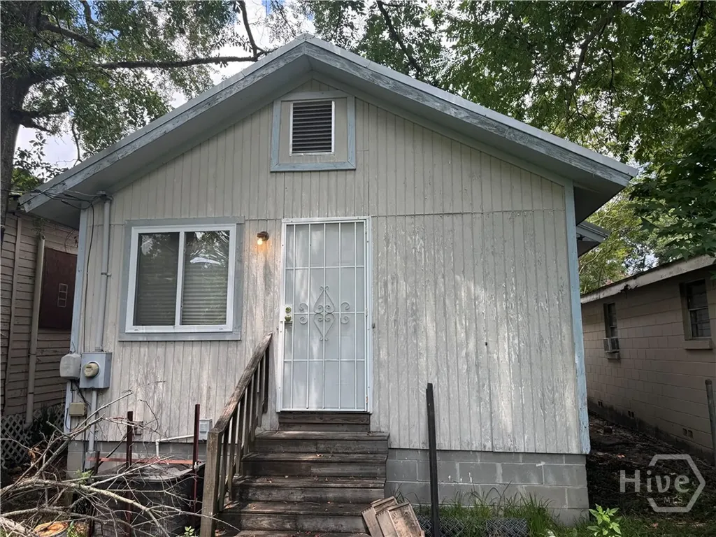 809 W 44th Savannah GA 31405