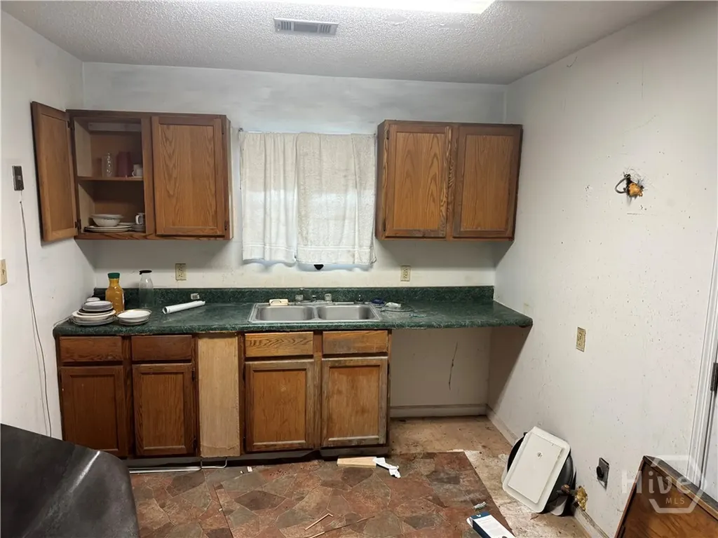 809 W 44th Savannah GA 31405