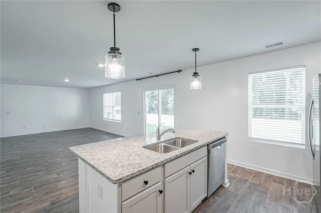 15 Daffodil Drive Bloomingdale GA 31302
