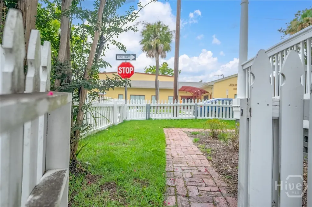 302 E 35th Street Savannah GA 31401