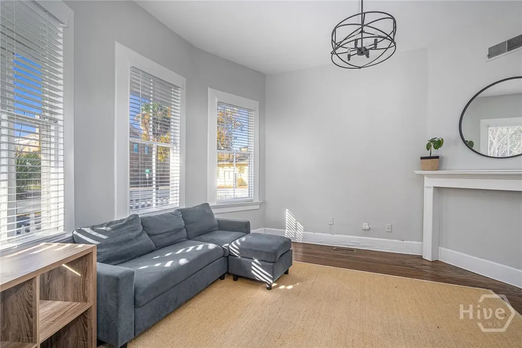 302 E 35th Street Savannah GA 31401