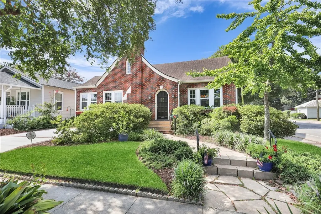 201 E 53rd Street Savannah GA 31405