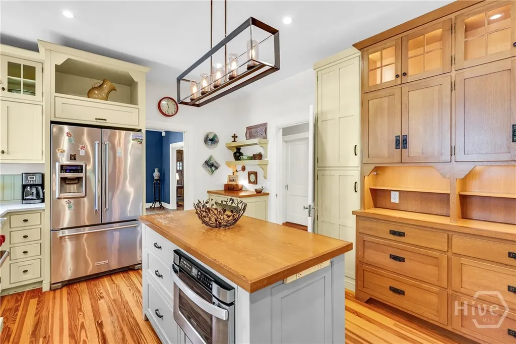 201 E 53rd Street Savannah GA 31405
