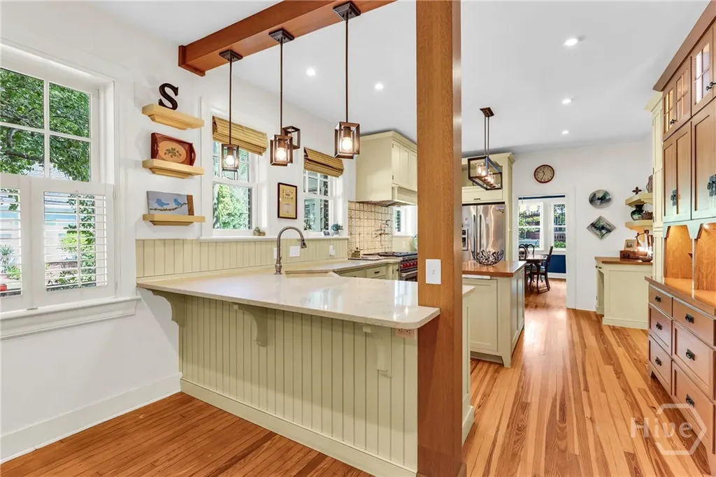 201 E 53rd Street Savannah GA 31405