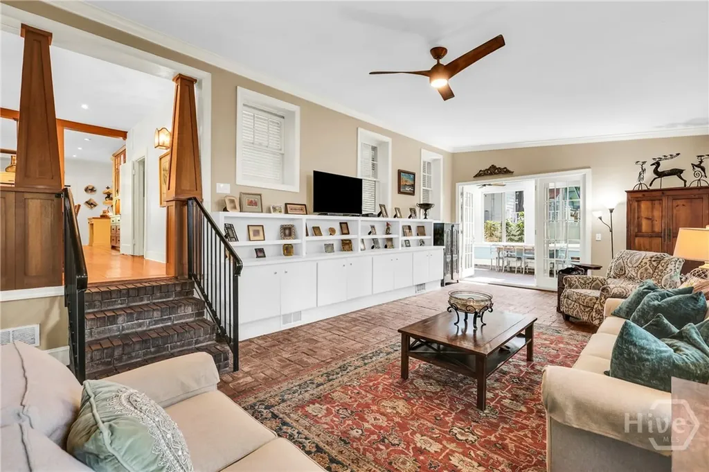 201 E 53rd Street Savannah GA 31405