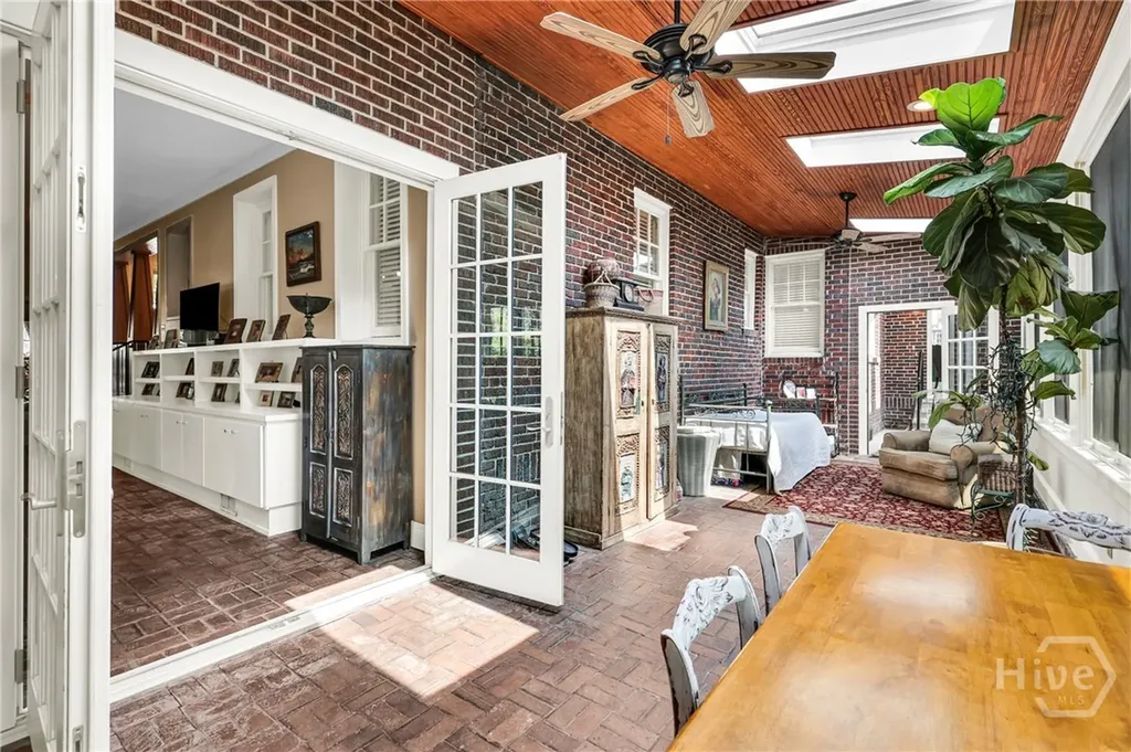 201 E 53rd Street Savannah GA 31405